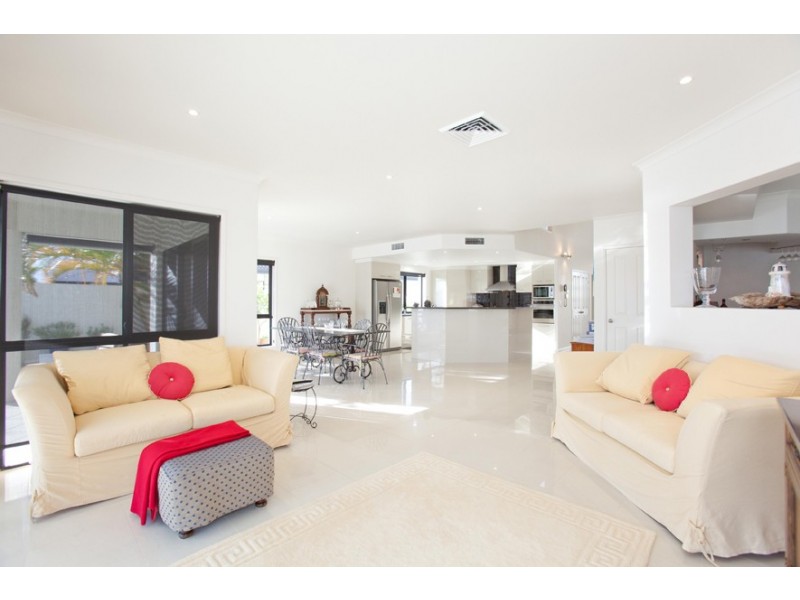 12 Godwin Place, Pelican Waters QLD 4551