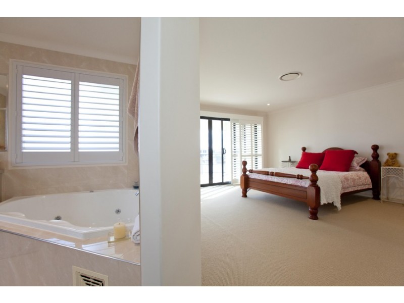 12 Godwin Place, Pelican Waters QLD 4551