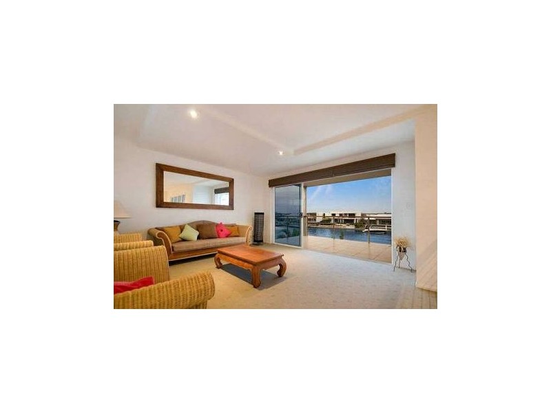 4 Columba Place, Pelican Waters QLD 4551