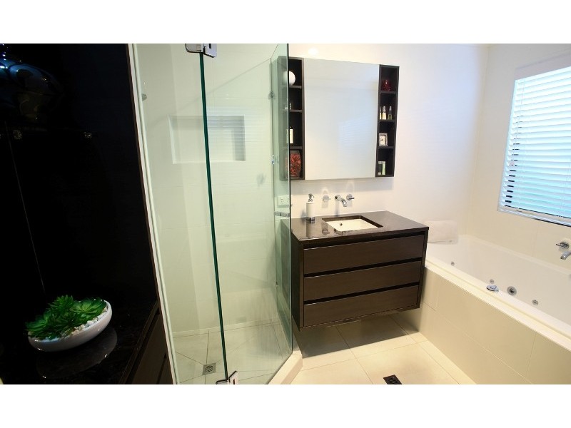 88 Sunset Drive, Little Mountain QLD 4551