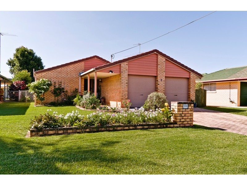 5 Michael Street, Golden Beach QLD 4551