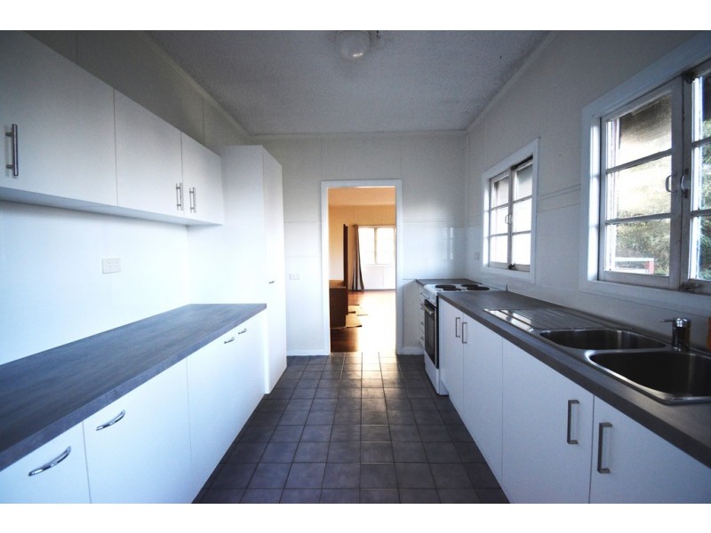 Unit 2/6 Queen Street, Kings Beach QLD 4551