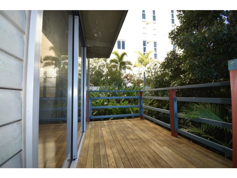 Unit 2/6 Queen Street, Kings Beach QLD 4551