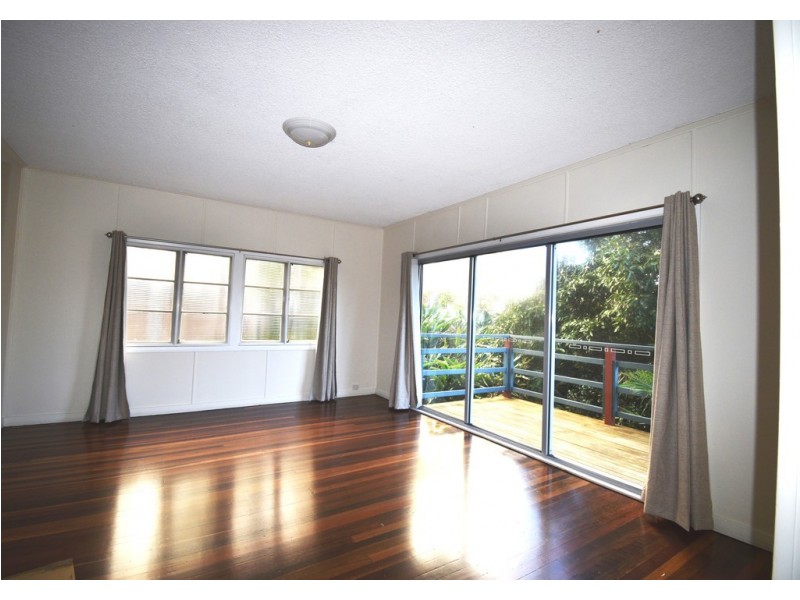 Unit 2/6 Queen Street, Kings Beach QLD 4551