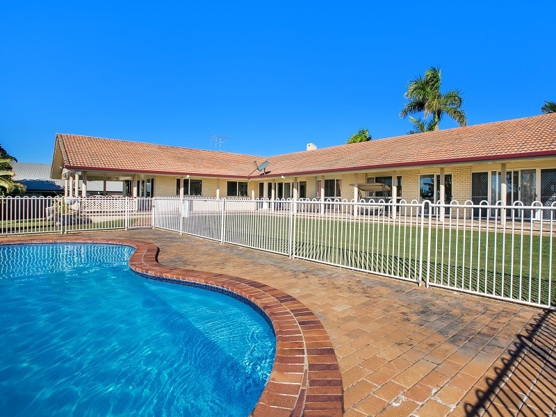 6 Greenvale Court, Little Mountain QLD 4551