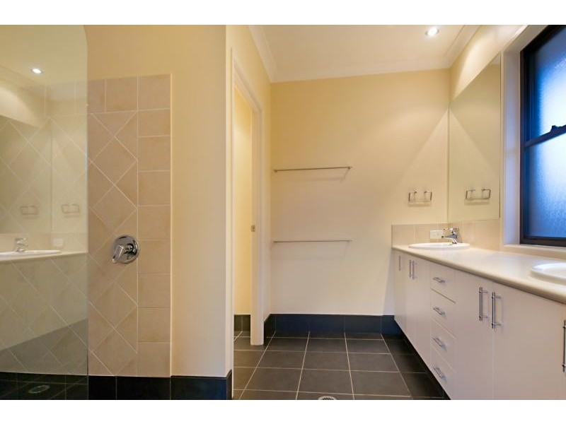 28 Wallaby Circuit, Pelican Waters QLD 4551