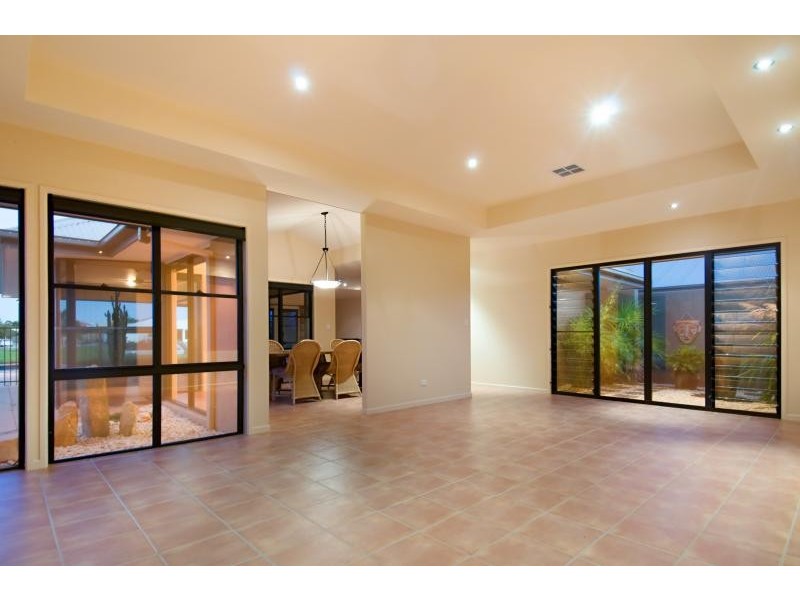 28 Wallaby Circuit, Pelican Waters QLD 4551