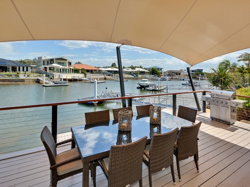 4 Quayline Close, Pelican Waters QLD 4551