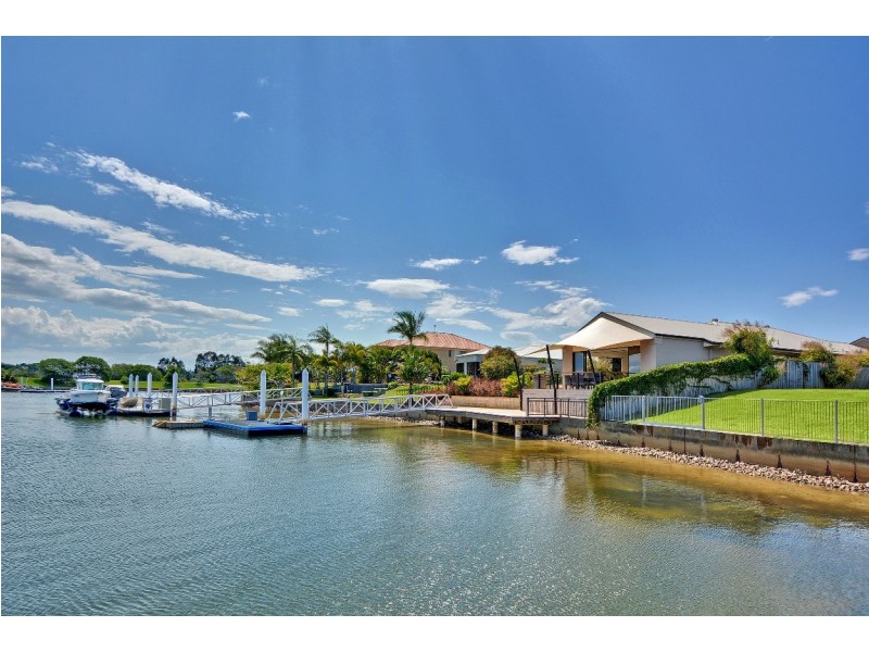4 Quayline Close, Pelican Waters QLD 4551