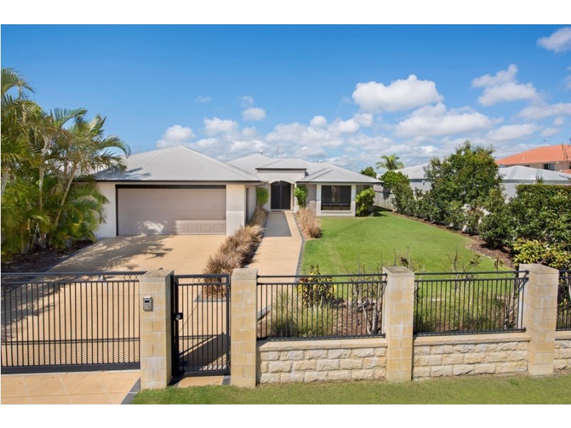 4 Quayline Close, Pelican Waters QLD 4551