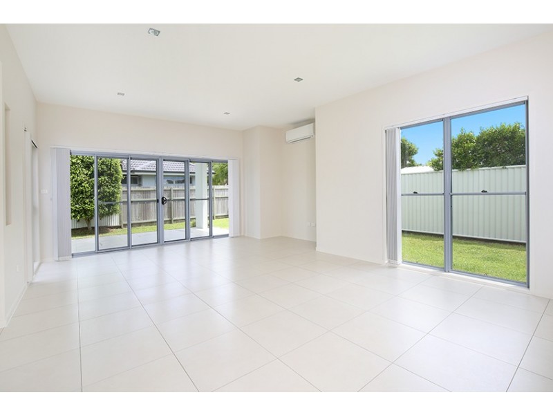 7 Creek View Place, Pelican Waters QLD 4551