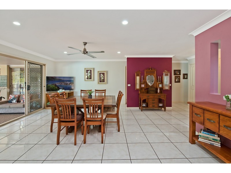 18 Bluegrass Street, Little Mountain QLD 4551