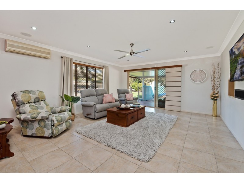 18 Bluegrass Street, Little Mountain QLD 4551