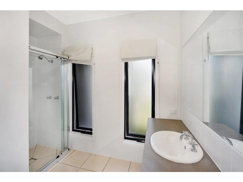 15 Tamarind Street, Meridan Plains QLD 4551