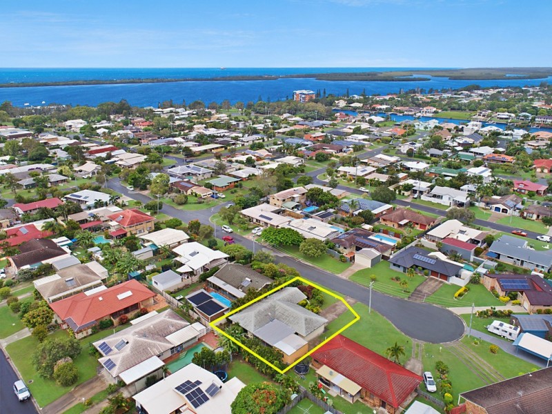 11 Cunningham Court, Golden Beach QLD 4551