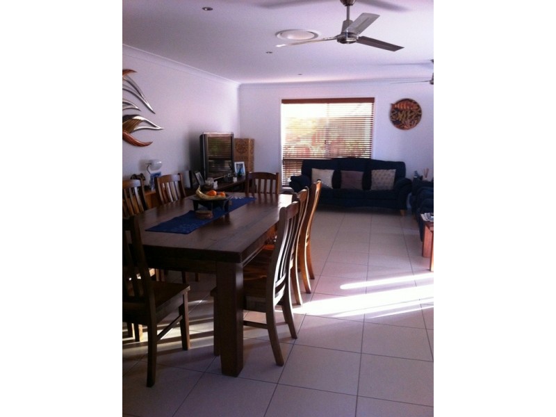 Unit 2 ‘Meridan Villas’ 10 Alicia Circuit, Little Mountain QLD 4551