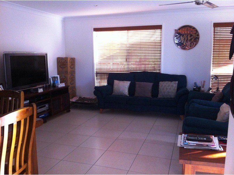 Unit 2 ‘Meridan Villas’ 10 Alicia Circuit, Little Mountain QLD 4551