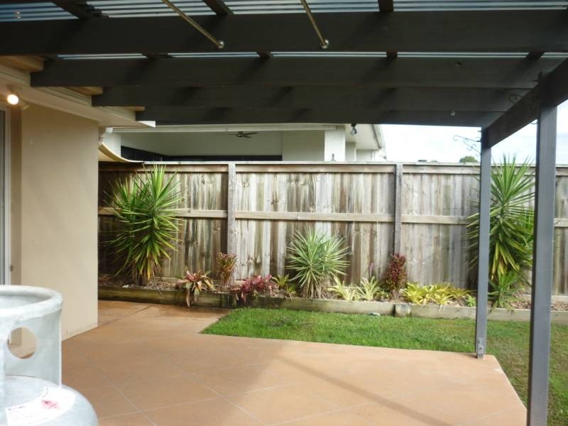 Unit 2 ‘Meridan Villas’ 10 Alicia Circuit, Little Mountain QLD 4551
