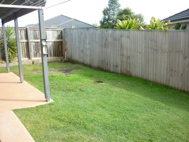 Unit 2 ‘Meridan Villas’ 10 Alicia Circuit, Little Mountain QLD 4551