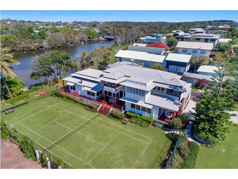 6 Cooroora Street, Dicky Beach QLD 4551