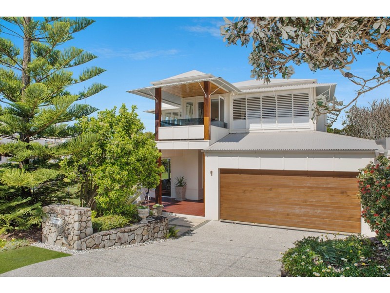 6 Cooroora Street, Dicky Beach QLD 4551
