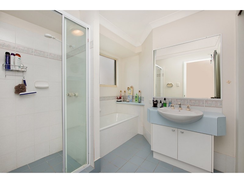 Unit 5 ‘Aztec Apartments’ 3 Ocean Court, Shelly Beach QLD 4551