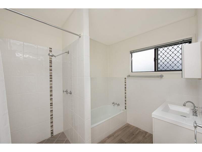 10 Wavell Avenue, Golden Beach QLD 4551