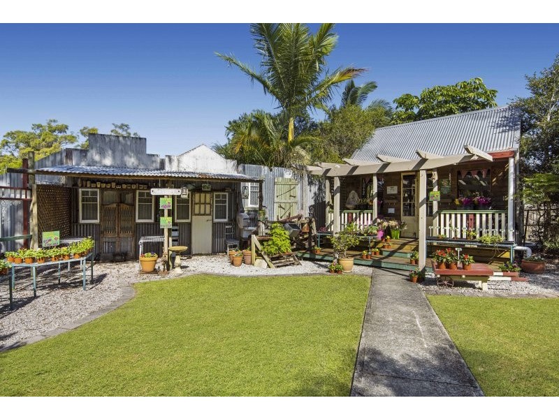 77 Pierce Avenue, Little Mountain QLD 4551