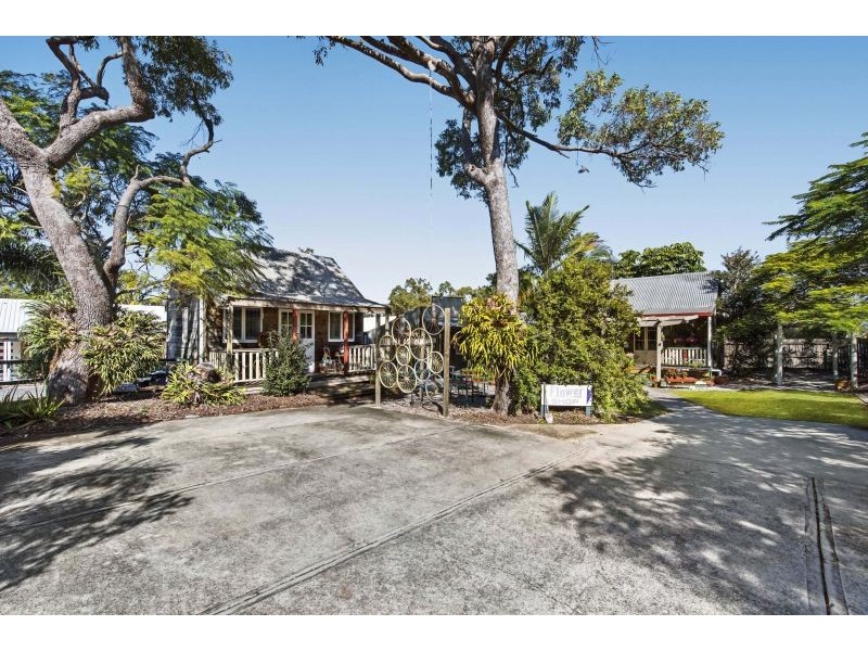 77 Pierce Avenue, Little Mountain QLD 4551