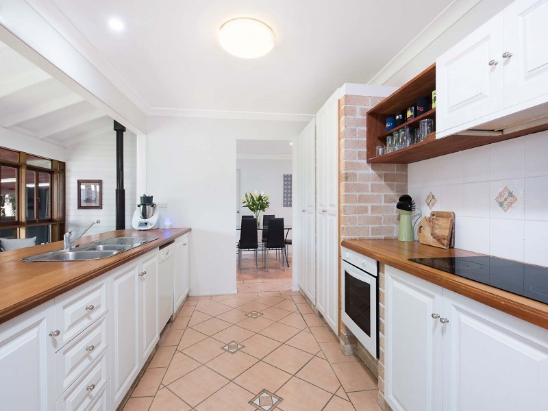 77 Pierce Avenue, Little Mountain QLD 4551