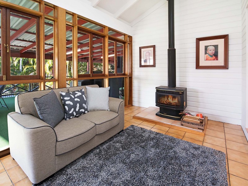 77 Pierce Avenue, Little Mountain QLD 4551