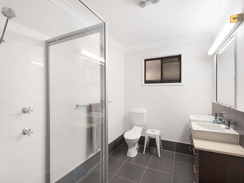 77 Pierce Avenue, Little Mountain QLD 4551