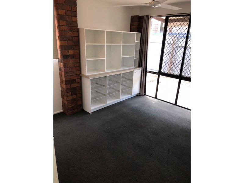 77 Pierce Avenue, Little Mountain QLD 4551