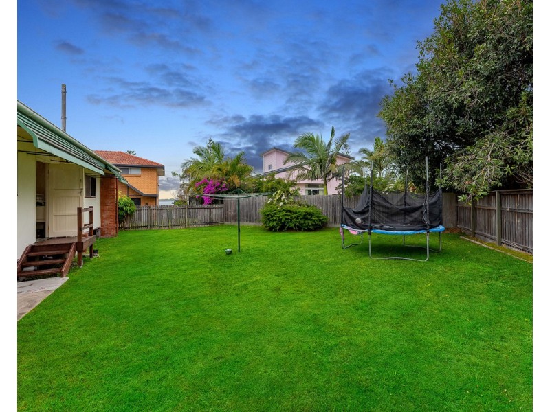 2 Roy Street, Golden Beach QLD 4551
