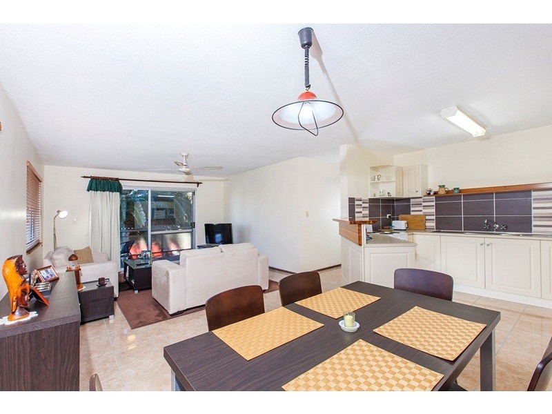 Unit 3 ‘Kings Crest’ 2 Moreton Parade, Kings Beach QLD 4551