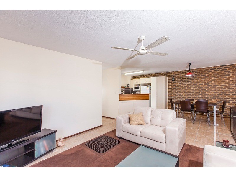 Unit 3 ‘Kings Crest’ 2 Moreton Parade, Kings Beach QLD 4551