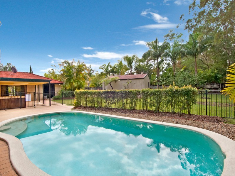 10 Phar Lap Court, Little Mountain QLD 4551