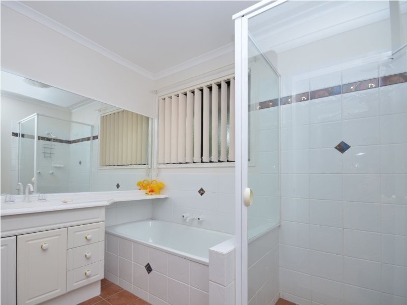 10 Phar Lap Court, Little Mountain QLD 4551