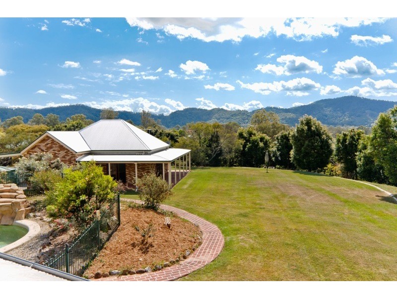 7 Stavewood Court, Highvale QLD 4520