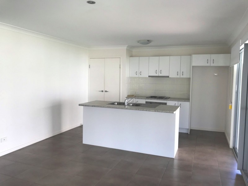 13 Middle Park Street, Little Mountain QLD 4551