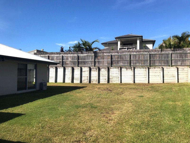 13 Middle Park Street, Little Mountain QLD 4551