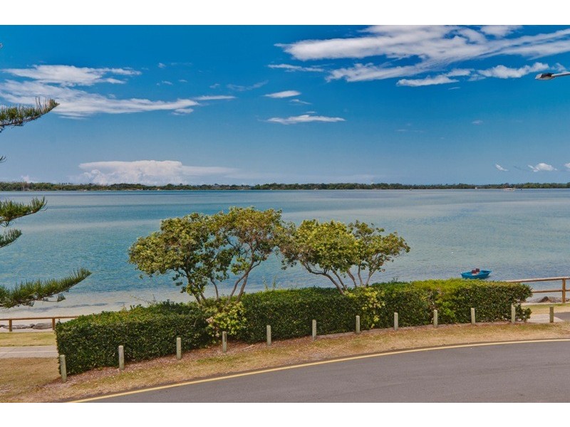 Unit 2 ‘Cabarita’ 82 Golden Beach Esplanade, Golden Beach QLD 4551