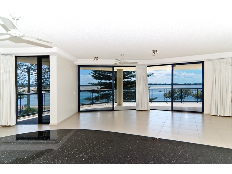 Unit 2 ‘Cabarita’ 82 Golden Beach Esplanade, Golden Beach QLD 4551