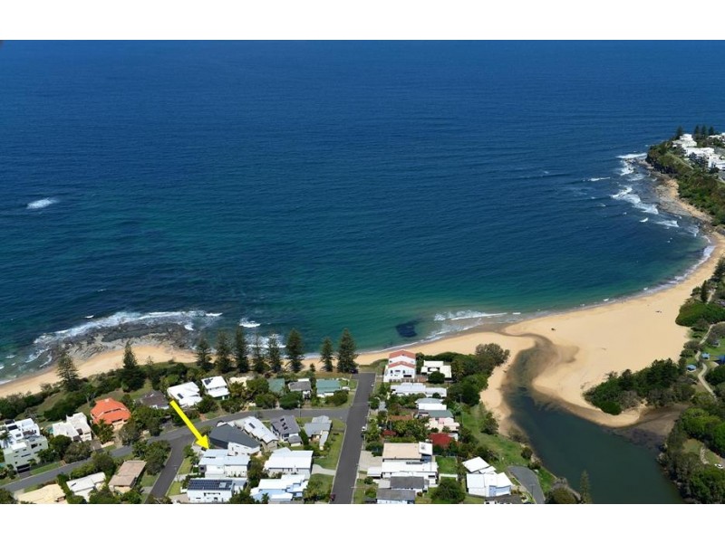 4 Mackay Street, Dicky Beach QLD 4551