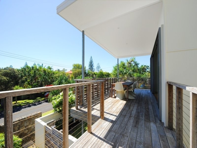 4 Mackay Street, Dicky Beach QLD 4551
