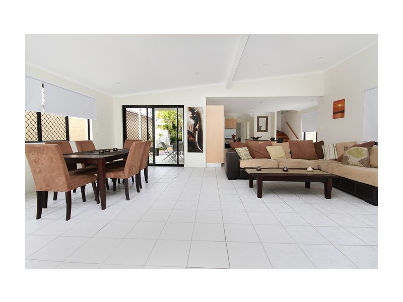 21 Sanibel Court, Kawana Island QLD 4575