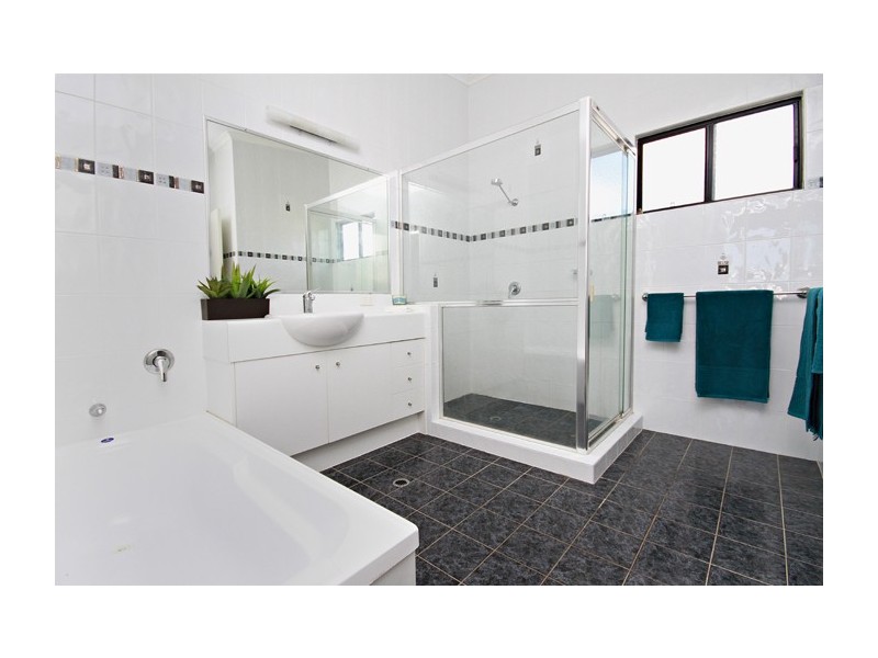 21 Sanibel Court, Kawana Island QLD 4575