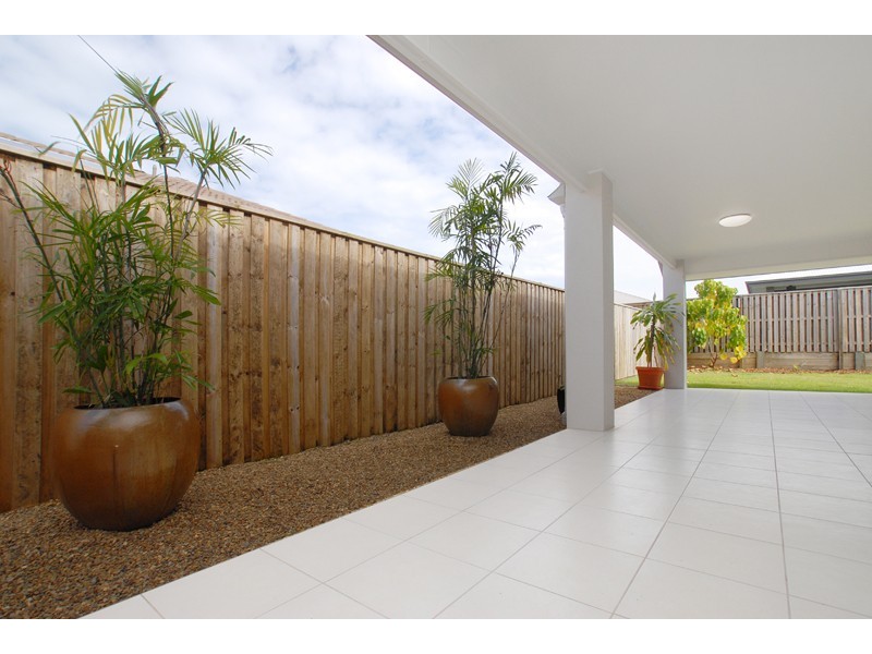 25 Elvena Circuit, Little Mountain QLD 4551