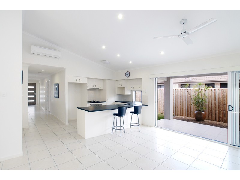 25 Elvena Circuit, Little Mountain QLD 4551