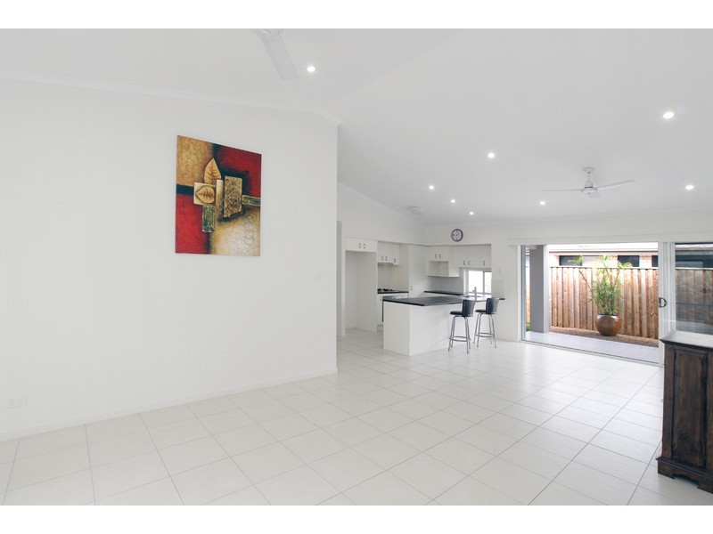 25 Elvena Circuit, Little Mountain QLD 4551